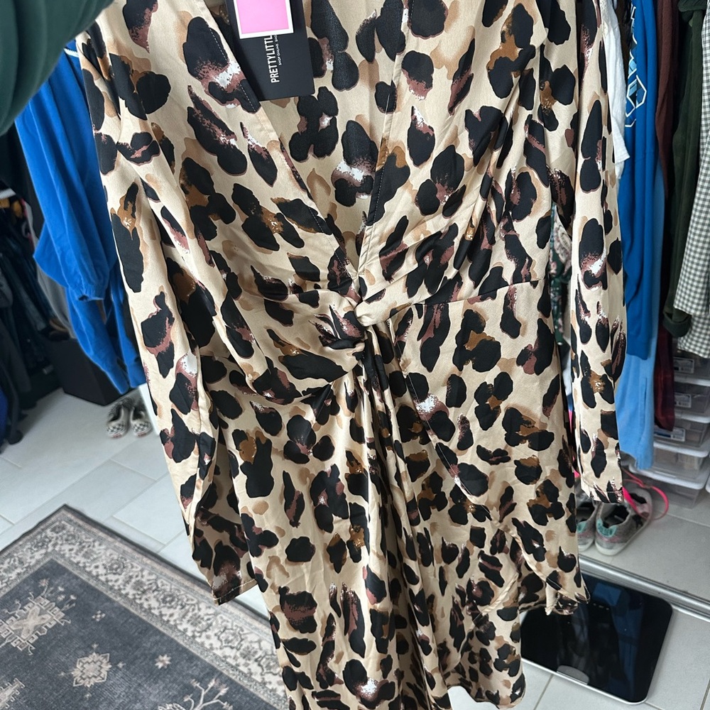 Leopard asymmetric hem long sleeve plunge satin maxi dress size 16
